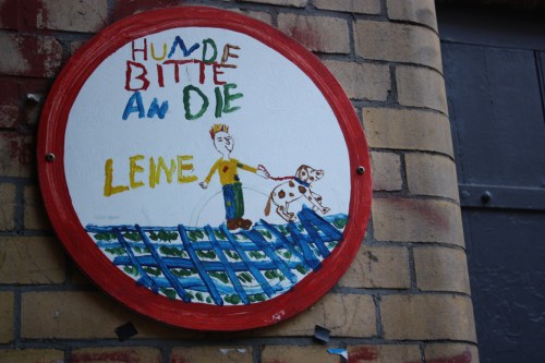 Stumme Hunde An Die Leine - Berlin - Ísis Fernandes