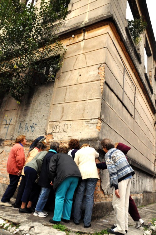 mulheres espreitam a senhora - são paulo - Gabriela canale