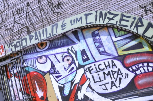a minha sao paulo de palavras de muros | Porto Alegre revendo São Paulo | Gabriela Canale