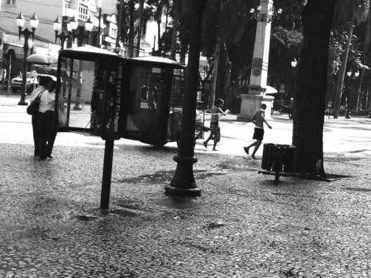 Duas crianças puxando carro | Curitiba | Marlon Anjos