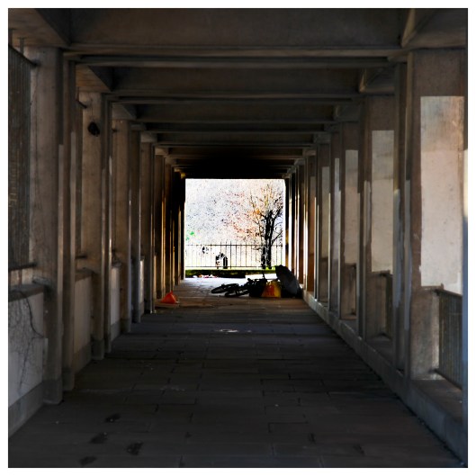 keep myself out of sight  |  London | R.Cambusano