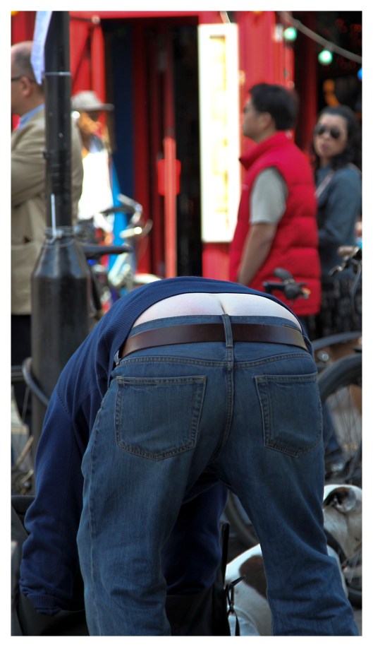 from a higher position to a lower one  | London  | R.Cambusano