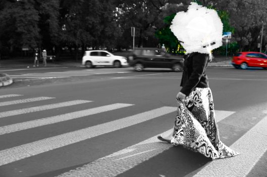 menina nuvem II | Porto Alegre e Vitória | Intervenção de Gabriela Canale sobre fotografia de Giuliano Lucas e performance de Marina Miola