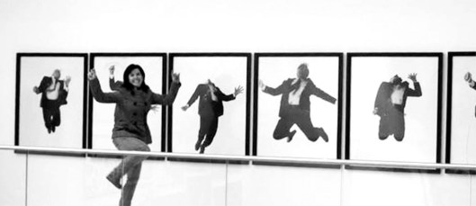  a girl jump tinto her new world | Buenos Aires | performance by marina Miola, photo by Barbara Ferreira Viana